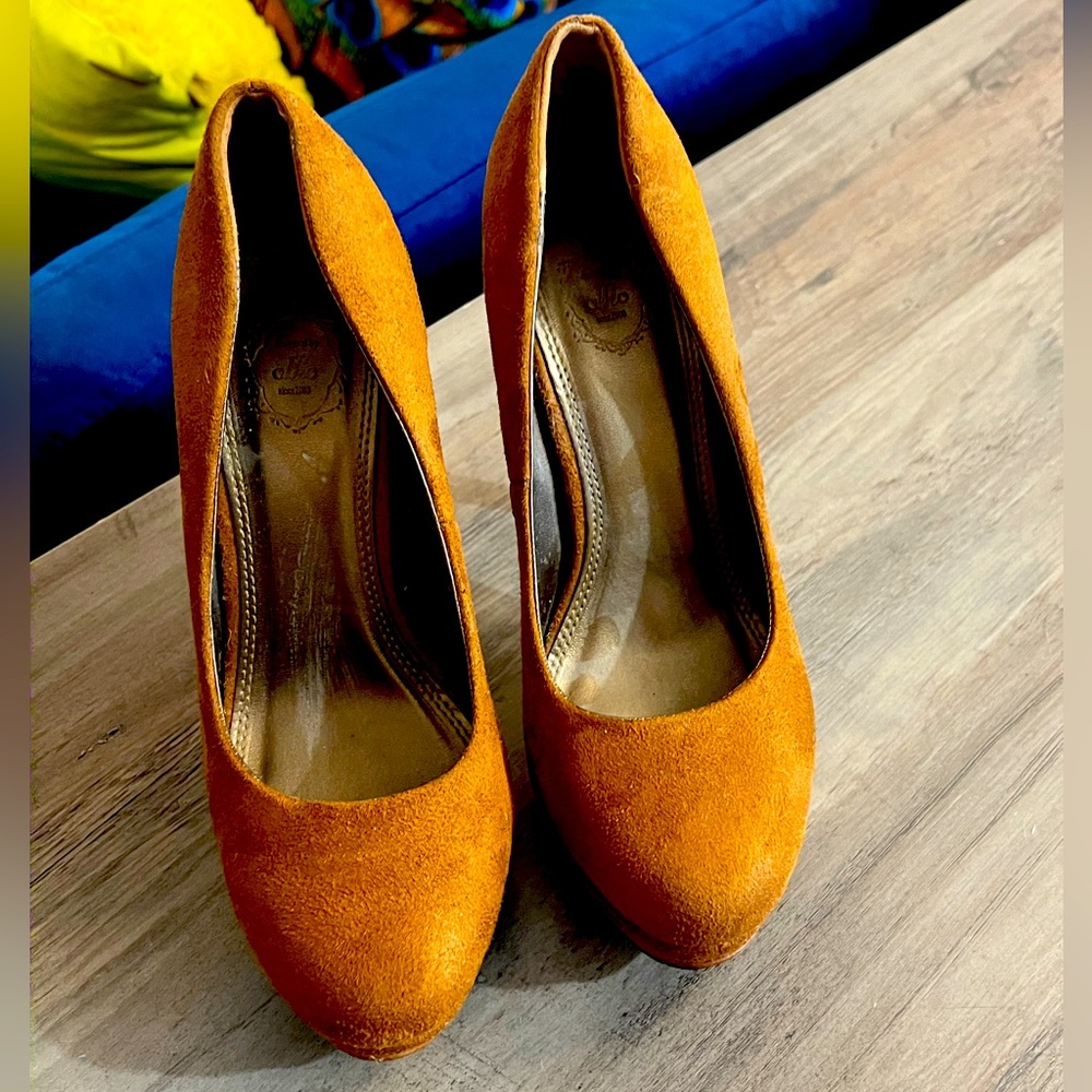 Chestnut Brown Platform Pumps